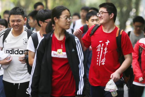 爱游戏app截图